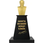 Atatürk Büstü (60cm Fiber)+ Kaide (100cm)+ Alt Tabla İlkokul Modeli